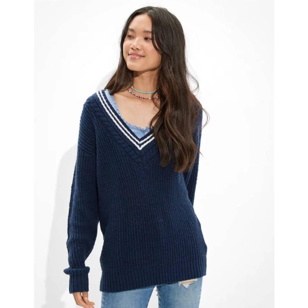 🆕️ American Eagle Oversized Vintage V-Neck Sweater Size XS Preppy Cabincore